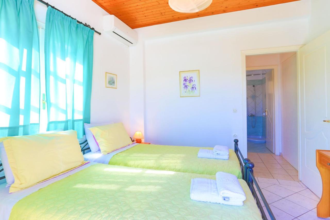 Theophilos Ena Apartament